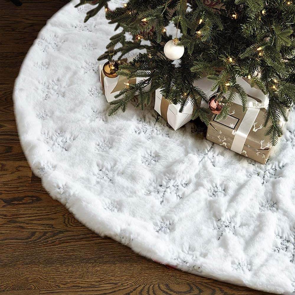 White Flannel Christmas Tree Skirt with Sequin Snowflake Embroidery