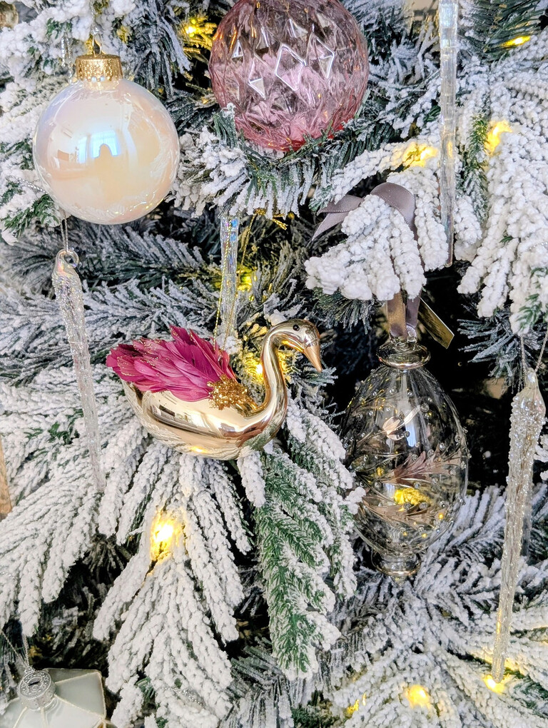 Pastel Romance Swan And Glass Ornaments Pastel Romance Swan And Glass Ornaments