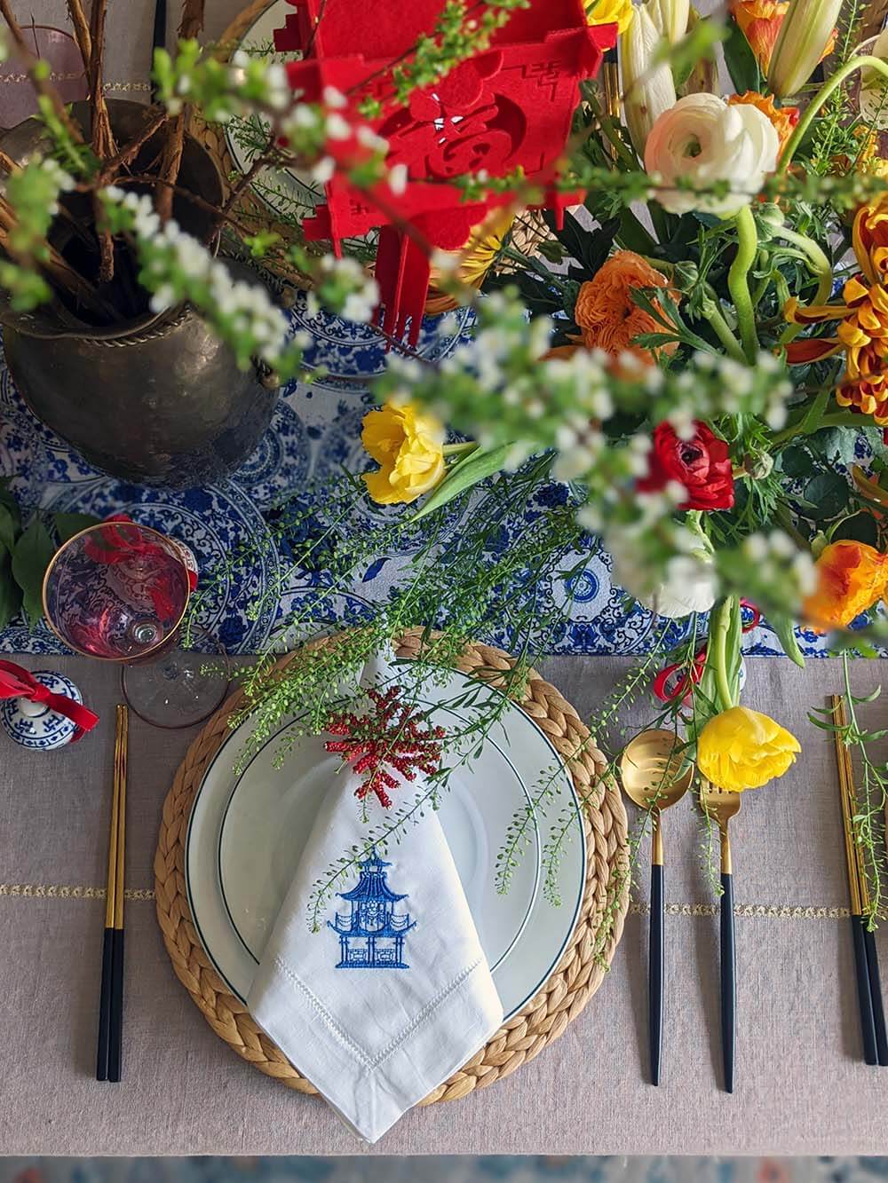 White Linen Napkin with Blue White Chinoiserie Temple Embroidery