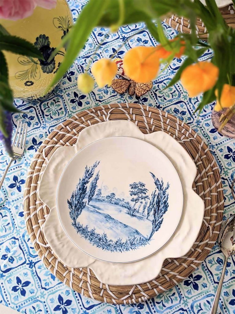 Laboratorio Paravicini Blue Garden Plate 25cm - Design 2 at LMC