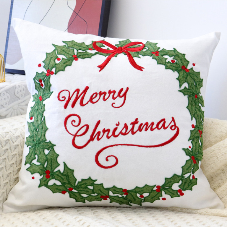 Cush45 Embr Xmaswreatha