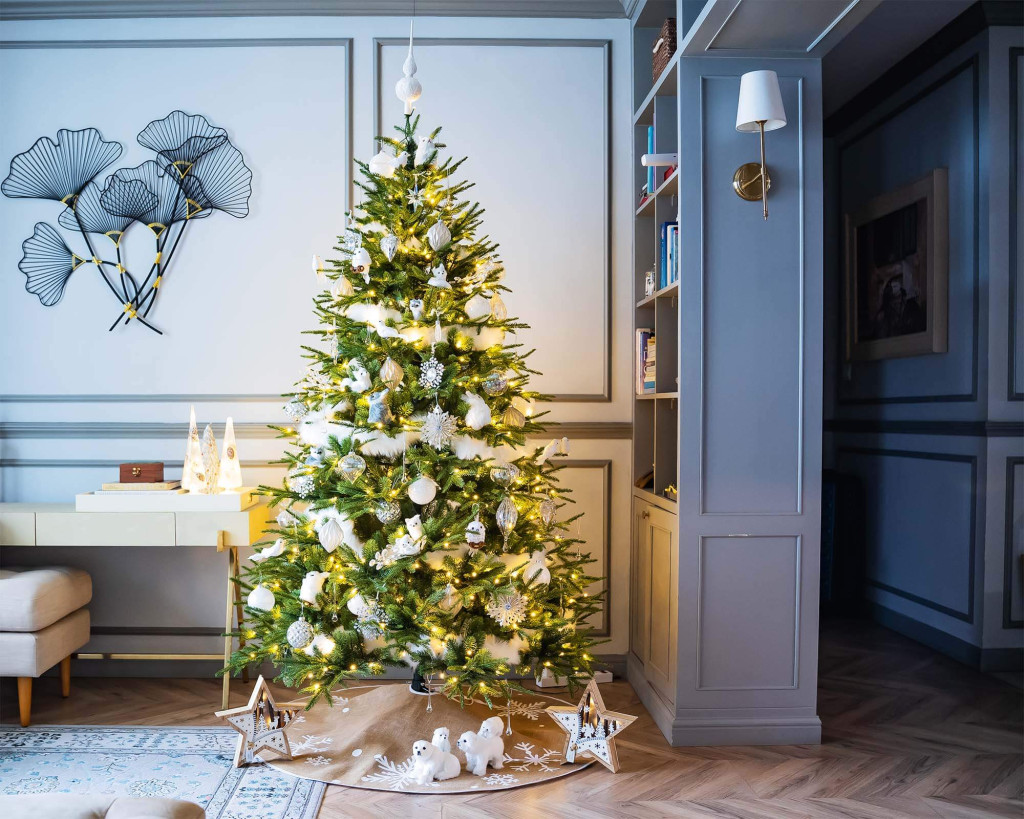 White Glass Finial D’arbre Tree Topper