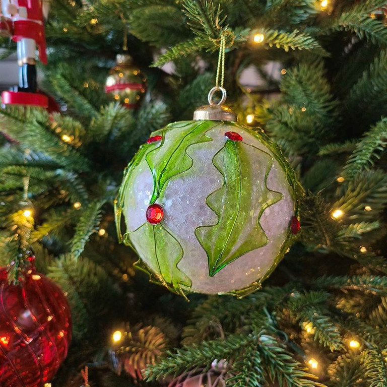 Large Glass Ball with Holly Leaves – 10cm