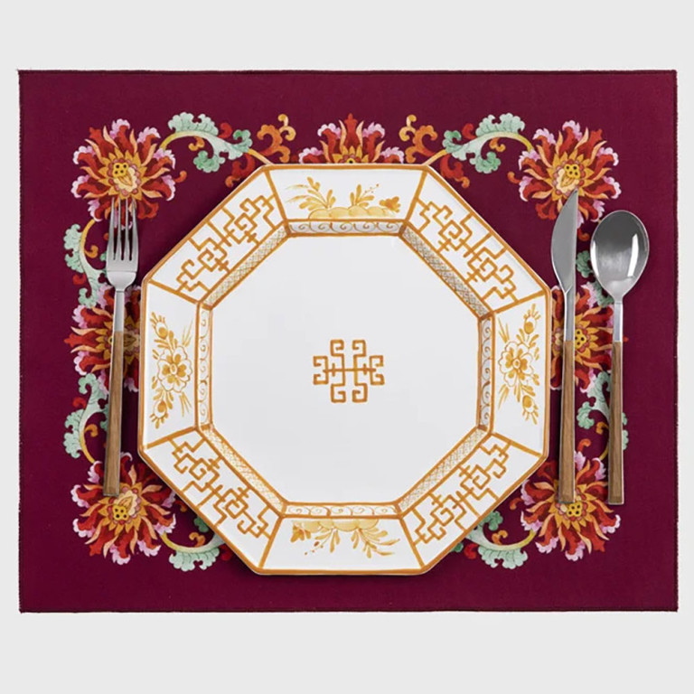 Gergei Erdei Giardino Oriente Yellow Plate on Placemat