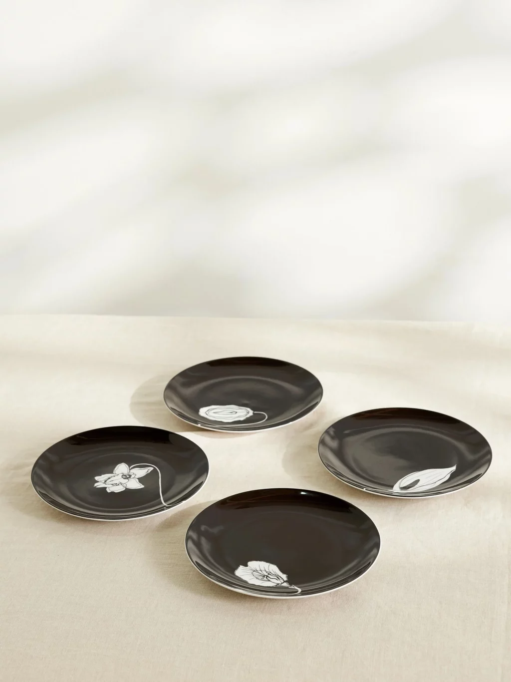 Set of 4 Forniplates 21cm – Anissa Kermiche