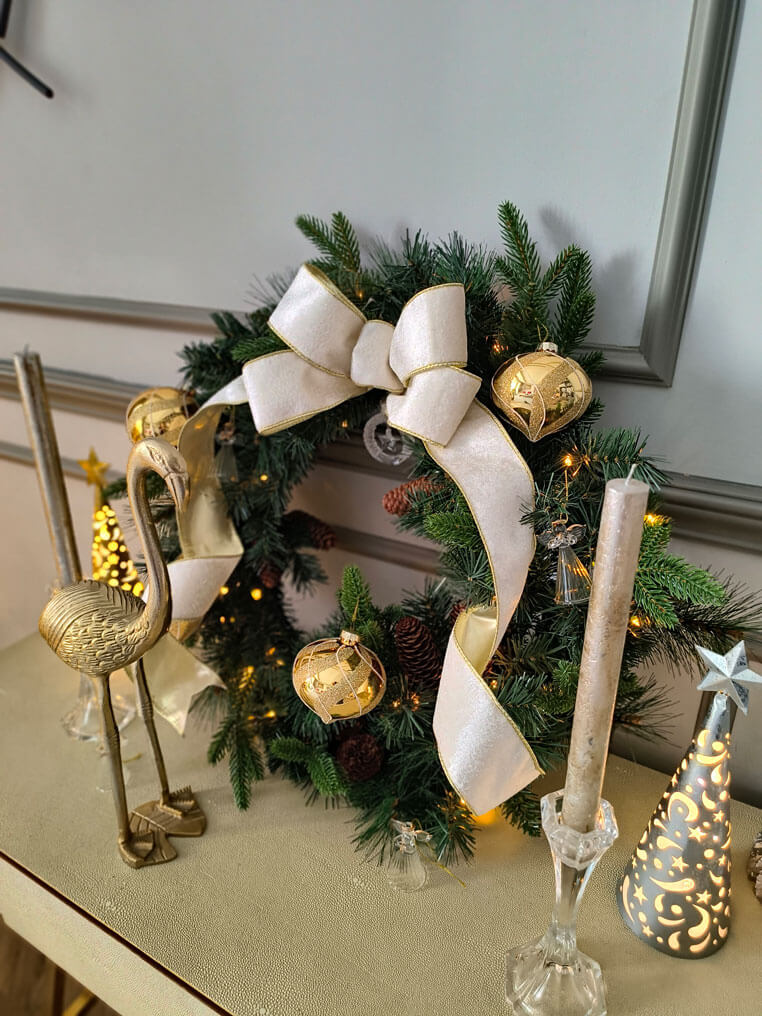 Swan Lake Christmas Decor Theme