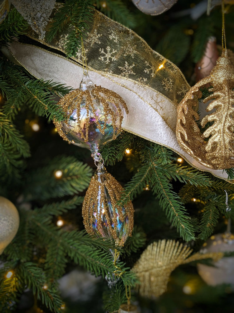 Swan Lake Christmas Decor Theme