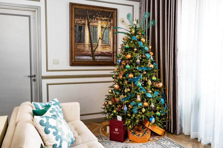 Pavo Christmas Decor Theme