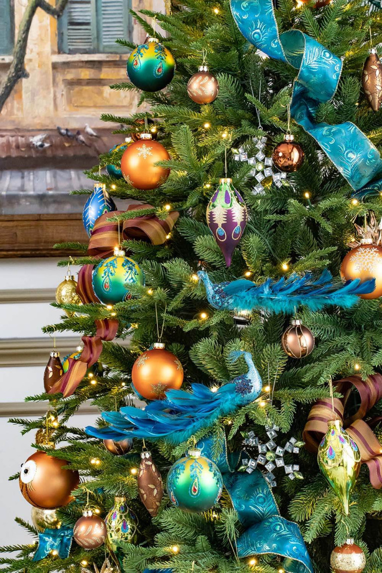 Pavo Christmas Decor Theme