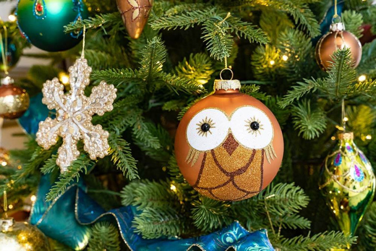 Pavo Christmas Decor Theme