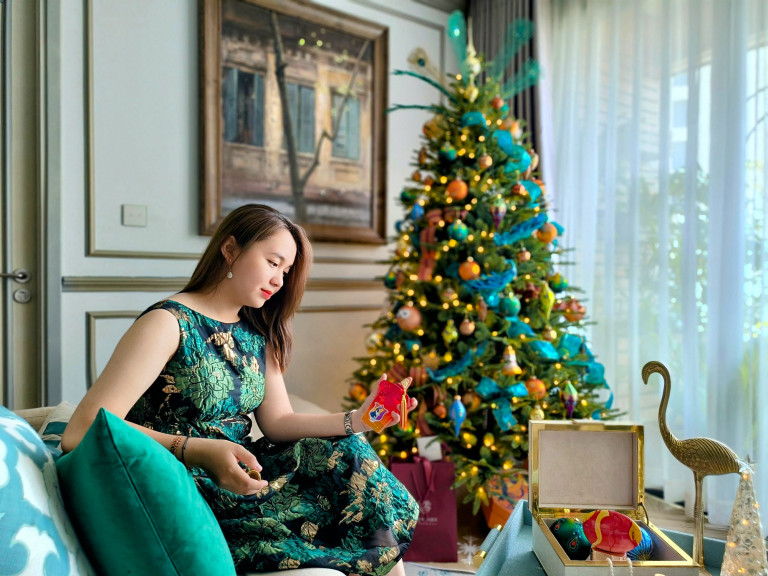 Pavo Christmas Decor Theme