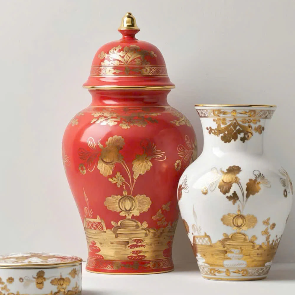 Ginori 1735 Oriente Italiano Aurum Vase – White with Hand-Painted Gold Patterns, Height 25cm