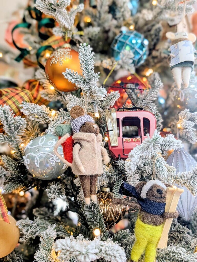 Ski Resort Christmas Theme Ski Resort Christmas Theme