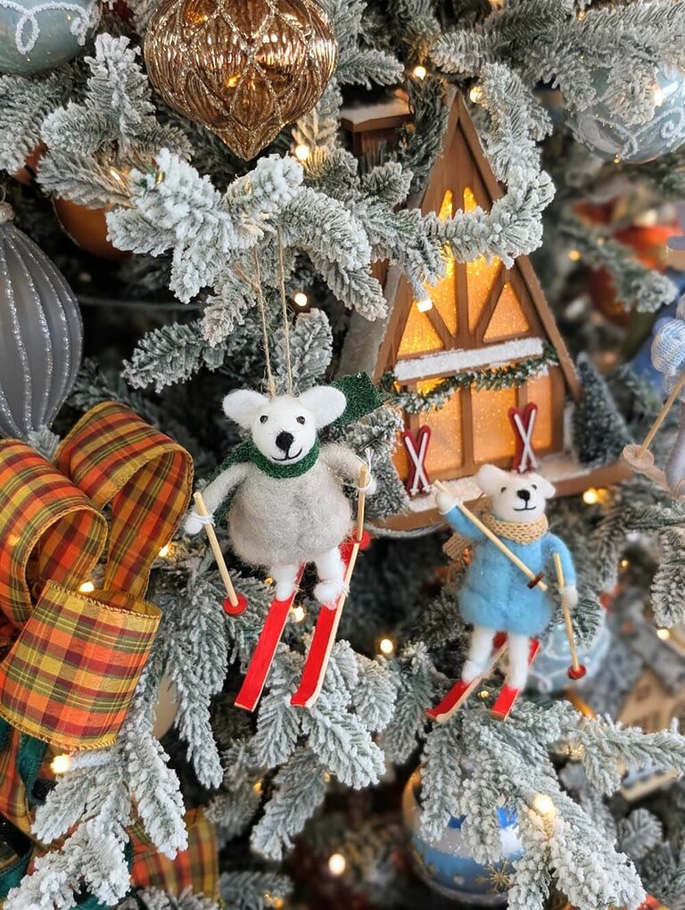 Ski Resort Christmas Theme Ski Resort Christmas Theme