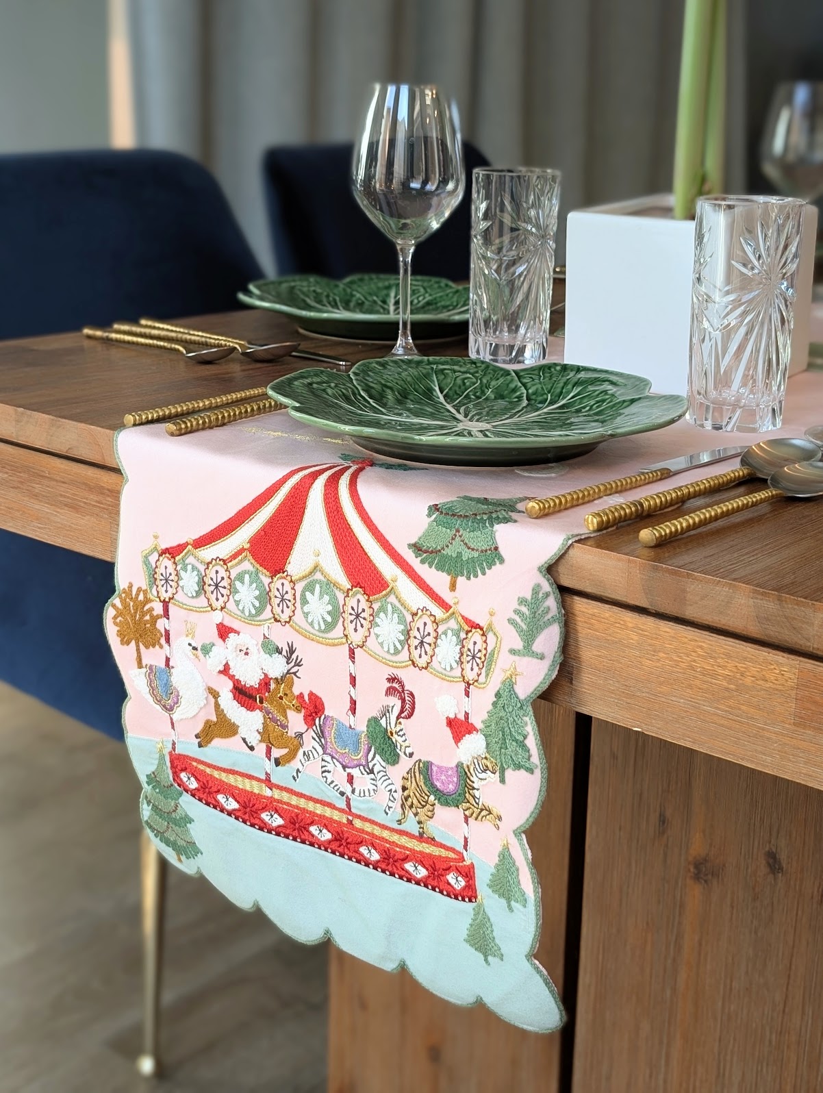 Tbrn Velvetemb Carousel B Tbrn Velvetemb Carousel B