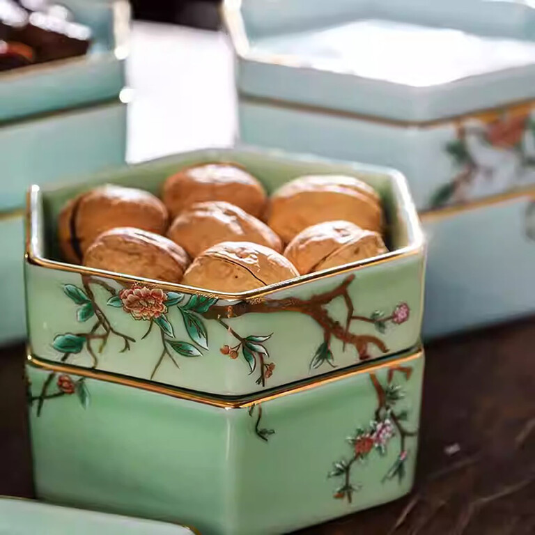 CANDYTRAY-PORCELAIN-FLOWERSa Multi-Tier Ceramic Tết Candy Box with Spring Floral Motifs