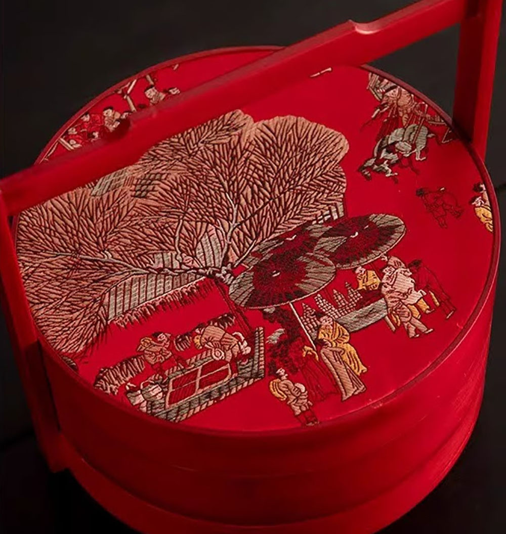 CANDYTRAY-WOOD-REDe Two-Tier Wooden Lunar New Year Candy Box with Red Handle and Brocade Lid