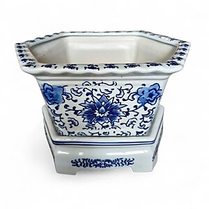 PLNTER-BLUWHI-HEXAGON Blue-and-White Glazed Ceramic Planter with Hexagonal Rim and Stand